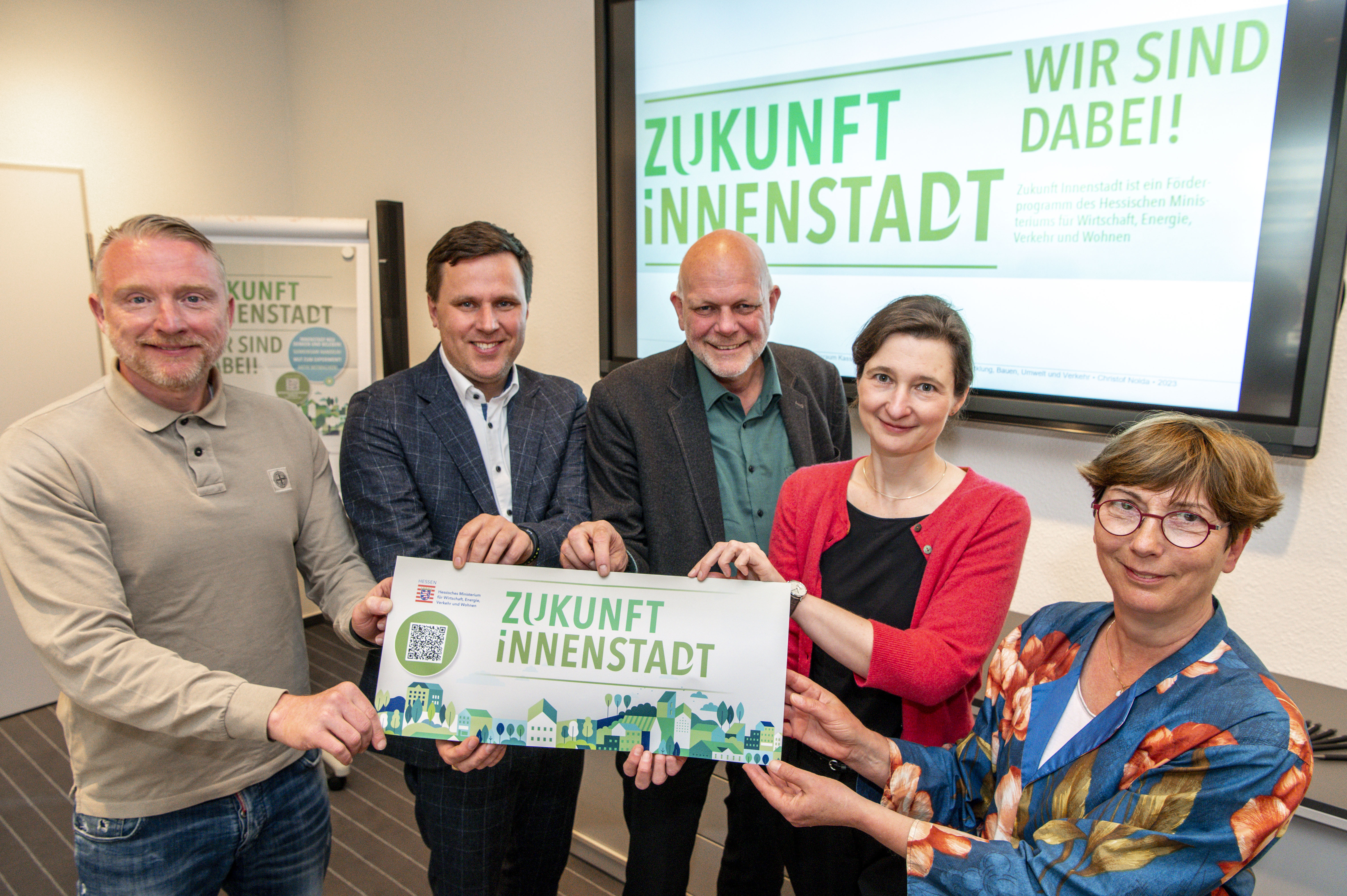 Gruppenfoto von der Pressekonferenz zum Projekt "Erlebnisraum Kassel Innenstadt"